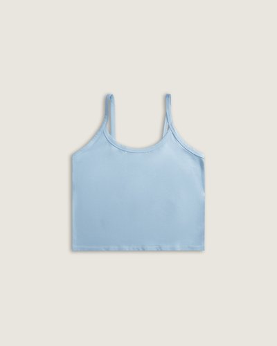 Regata New Kiki Cami Soft Slate apresenta decote tipo cami, alças finas e caimento leve em malha knit. O modelo explora a maciez do algodão combinada ao elastano, oferecendo toque confortável e movimentação natural. Acabamento liso e construção que preserva o caimento destacam a proposta atemporal e descontraída, com flexibilidade nos contornos e sensação leve ao vestir.