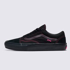 Completamente redesenhada para o skate moderno, a coleção Skate Classics oferece mais do que os skatistas precisam para permitir uma progressão máxima. Um tênis vulcanizado feito com cabedais clássicos de camurça e lona, o Skate Old Skool proporciona o visual icônico que você deseja, enquanto oferece todos os benefícios de desempenho que os skatistas exigem.