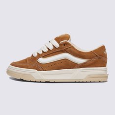 O Tênis Hylane Brown é um tênis inspirado no skate Y2K que reinterpreta a silhueta do Upland, lançado pela Vans em 1999. Passado e presente se cruzam nos detalhes de design elevados, como a faixa lateral brilhante em 3D e os logotipos bordados - enquanto a postura robusta e a língua de skate fofa proporcionam uma aparência retrô. Terminado com uma construção robusta da entressola e uma textura em V entrelaçada exclusiva, o Hylane transforma a estética com inspiração no Old Skool, em um item essencial do guarda-roupa atual.
