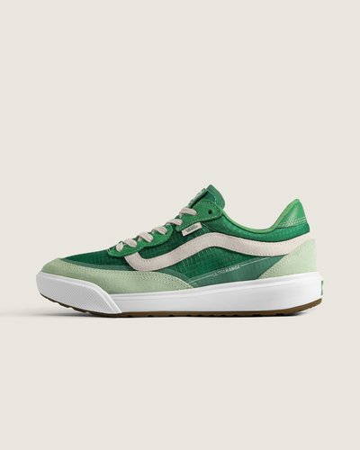 Sempre em Movimento. Originalmente projetado para atender às necessidades dos atletas de surfe da Vans, o UltraRange evoluiu para uma das franquias mais populares e versáteis da nossa linha, oferecendo conforto sem sacrificar o estilo. E agora, a próxima geração chegou com o Tênis Ultrarange Se 2.0 Mte Ripstop Sea Green. Um design totalmente novo para quem está sempre em movimento, com um solado atualizado, suporte aprimorado e ajuste mais amplo.