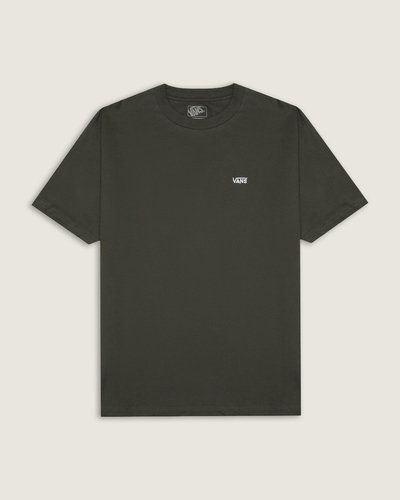 Fundada na Califórnia em 1966, a Vans está envolvida com a cultura rua, artes, música e ligada ao skate e à evolução do esporte, sem perder a essência. Dos clássicos aos modernos, a Vans possui uma enorme variedade de modelos de tênis, roupas e acessórios, sempre mantendo o estilo "Off The Wall". A Camiseta Core Basics Tee Coal Brown White de manga curta, traz assinatura Vans em "Drop V" discreto, bordada na altura do peito, do lado esquerdo. Apresenta gola canelada, costura reforçada nos ombros e é confeccionada em tecido 100% algodão.