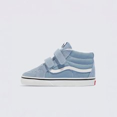 A Coleção Color Theory Permite Que Os Pequenos Criem Uma História De Cores Única Repleta De Aventuras, Combinando Tons Vibrantes E Inesperados Com O Estilo Icônico Da Vans. Feito Com Uma Estética Sk8-Hi Familiar, A Silhueta Clássica De Cano Médio E Fechos De Velcro Proporcionam Um Ajuste Seguro Sem Complicações Para Os Pequenos, Facilitando O Calce. O Tênis Sk8-Mid V Infantil Dusty Blue Homenageia A Icônica Silhueta Do Sk8-Hi, Enquanto Oferece Um Visual Novo Que Reúne O Melhor Dos Dois Mundos.
Características Do Produto:
• Estética Lendária Sk8-Hi® Em Tênis De Cano Médio Feito Para Crianças;
• Fechos Duplos De Velcro;
• Parte Superior Durável Em Camurça E Lona;
• Color Theory;
• Biqueiras Reforçadas;
• Colarinhos Acolchoados De Suporte;
• Sola Waffle De Borracha Exclusiva Vans.