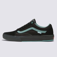 Fabricado especificamente com o BMX em mente. O cabedal icônico do estilo Vans com reforço Duracap™, no topo de sola Wafflecup™ BMX, confere ao Tênis Bmx Ols Skool Black Teal a máxima sensação de pedal e suporte com estilo atemporal. No interior do tênis, as palmilhas com retorno de energia Popcush™ proporcionam amortecimento superior e proteção contra impactos. Com o Van Doren Factory Pedal Recipe em um composto de borracha de goma especificamente formulado para melhorar a aderência ao pedal e sua durabilidade, você terá uma inovação em BMX incomparável. O icônico tênis construído especialmente para a prática de BMX em cano baixo é confeccionado em camurça resistente e cabedal de lona de 280g.

Características do produto:
• Construção Vans Wafflecup™ BMX: A primeira de seu tipo em BMX, pensada especialmente para oferecer a melhor combinação de sensação de pedal, suporte e durabilidade. • Durabilidade diferenciada: Subcamadas Duracap™ reforçadas em áreas de alto desgaste proporcionam uma durabilidade incomparável para prolongar a vida útil de cada tênis. • Amortecimento Popcush: O melhor amortecimento e proteção contra impactos. As palmilhas Popcush™ com retorno de energia protegem seus pés enquanto ajudam a reduzir o cansaço das pernas em sessões mais longas. • VDFPR (Van Doren Factory Pedal Recipe) - Este é o novo composto de borracha de goma patenteado, formulado para reforçar a aderência ao pedal e a durabilidade. Testado e aprovado pela equipe de inovação da Vans e pelos melhores atletas de BMX da equipe de fábrica, o VDFPR está disponível apenas na construção do BMX WaffleCup™.
