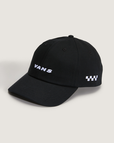 O Boné Check Side Curved Bill Jockey Black adota o formato clássico de seis painéis e adiciona a respirabilidade da tela com um toque especial - bordados exclusivos Vans na parte frontal e lateral. Estrutura leve e aba curva completam o ajuste.