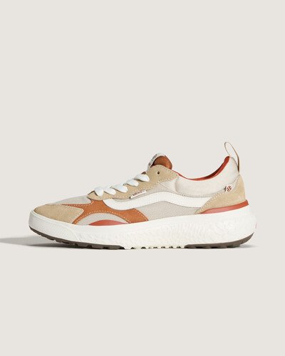 Ultraleve. Ultra confortável. Experimente conforto e versatilidade o dia todo, onde quer que o dia te leve. O Tênis Ultrarange Neo Vr3 Mte Oatmeal permite que você enfrente o inesperado com conforto incomparável e o verdadeiro DNA da Vans. Com design leve e solado VR3CUSH™, o modelo NEO VR3 oferece amortecimento e suporte excepcionais.