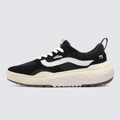 Um jeito sustentável de se preparar para o inesperado. Aqui, ali, em qualquer lugar. Combinando o conforto e a versatilidade do UltraRange com as diretrizes de design VR3 da Vans, o Tênis Ultrarange Neo Vr3 Digital Dementia Black White ajuda você a explorar os momentos inesperados do dia com escolhas sustentáveis ao longo da jornada. A equipe da Vans traçou metas ambiciosas de sustentabilidade. Grandes ou pequenos, todos os esforços se somam para mudanças positivas. Para poder estampar o logotipo VR3 Checkerboard Globe, pelo menos 30% do produto deve ser feito de materiais reciclados ou por uma combinação de materiais reciclados, renováveis e/ou regenerativos.Para saber mais sobre a Vans e sua jornada rumo ao uso de materiais sustentáveis, visite o site vans.com.br/sustentabilidade.