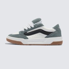 Passado e presente se cruzam com esse tênis inspirado no Y2K. O Hylane é um tênis inspirado no skate Y2K que reinterpreta a silhueta Upland de 1999. Cenas do passado coexistem com detalhes de design elevados, como a sidestripe brilhante em 3D e logotipos bordados, enquanto a postura robusta e a língua de skate fofa proporcionam uma aparência retrô. Terminado com uma construção cupsole com uma textura em “V” entrelaçada exclusiva, o Tênis Hylane Tri-Tone Stormy Weather transforma uma estética vintage no guarda-roupa essencial de hoje.
