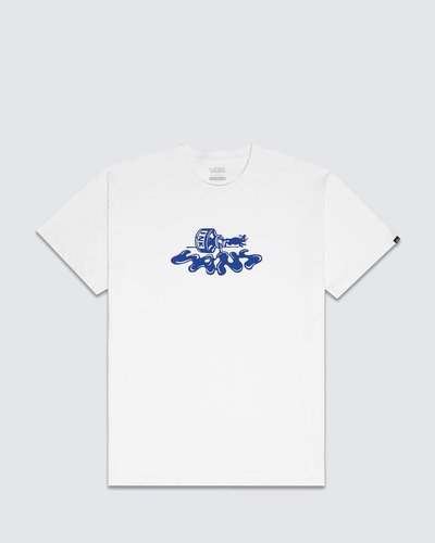 Tradição e originalidade estão presentes na cultura da Vans desde 1966. A personalidade e estilo inconfundível se destacam em todos os seus clássicos. A Camiseta Ink a Mouse SS White de manga curta é confeccionada em tecido de algodão. Com modelagem clássica, traz gola redonda e estampa frontal com assinatura Vans colorida, centralizada na altura do peito, em silk à base d’água. Traz etiqueta tecida Vans aplicada na manga.
