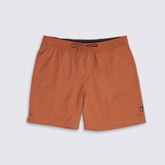 Conforto e estilo são aliados que carregam a essência Vans em todas as peças clássicas. A Boardshort Primary Elastic Solid Auburn é confeccionada em algodão e poliamida com forro de malha, proporcionando maior conforto durante o uso. Com silhueta relaxed e na cor marrom, o modelo traz bolso faca lateral, elástico no cós e cordão para ajuste frontal falso, com loop para prender chaves no cós traseiro direito. Uma peça tradicional Vans que agrega o estilo “Off The Wall”, compondo um visual totalmente despojado. O modelo tem caimento solto, permitindo a mobilidade e a secagem mais rápida fora da água. Com aplicação de etiqueta tecida Vans na perna esquerda. Para curtir e descansar.
