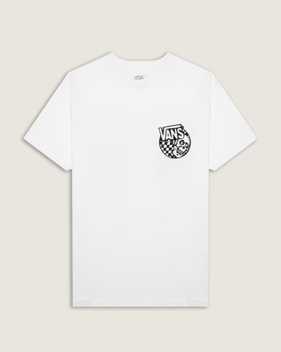 A Camiseta Manga Curta Representative apresenta construção em malha knit de algodão, com toque macio e caimento natural. Corte de mangas curtas e gola canelada proporcionam ajuste confortável, enquanto costuras reforçadas preservam a estrutura. O visual limpo realça detalhes gráficos e oferece flexibilidade nas combinações. Modelo essencial que privilegia conforto, suporte suave ao corpo e liberdade de movimento.