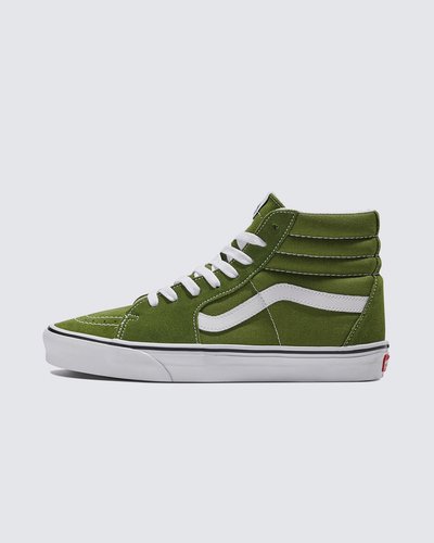 O Sk8-Hi impactou ao ser o primeiro tênis de cano alto para skate a entrar em cena. Com um toque "Off The Wall", o lendário tênis de cano alto da Vans é considerado um divisor de águas desde o seu lançamento em 1978. O Tênis Sk8-Hi Pesto apresenta cabedal em camurça e lona resistente na cor verde. Com fechamento por amarração em cadarços, ele traz a icônica sidestripe Vans nas laterais. O tênis possui o cabedal acolchoado com biqueiras reforçadas, proporcionando mais conforto e firmeza a cada passo. Apresenta heeltab do skate tradicional com inscrição Vans em “Drop V” e “Off The Wall” aplicada no calcanhar, com etiqueta tecida “Vans Off The Wall” aplicada na lingueta. A entressola ameniza o impacto e a palmilha se molda adequadamente aos pés. Com solado em borracha vulcanizada em formato waffle - exclusividade Vans - com função antiderrapante, proporcionando maior aderência ao caminhar. Estilo e conforto para todos os momentos, seja dentro ou fora das pistas.