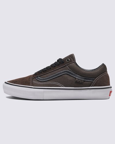 Os clássicos do skate: construídos extremamente resistentes por dentro para o skate! Completamente redesenhada para o skate moderno, a coleção Skate Classics oferece mais daquilo que os skatistas precisam para permitir a progressão máxima. Um tênis vulcanizado feito com parte superior clássica em camurça e lona, ??o Tênis Skate Old Skool Chocolate White oferece o visual icônico que você deseja, ao mesmo tempo que traz todos os benefícios de desempenho que os skatistas exigem.
