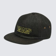 Indispensável, o boné é um acessório atemporal e agrega originalidade no seu estilo. O Boné Cushman Jockey Black traz referência às origens Vans e não passa despercebido. Um clássico que carrega personalidade e deixa sua presença marcante. Isso é “Off The Wall”. O modelo de aba reta traz o design tradicional e irreverente da Vans. É confeccionado em algodão e possui seis painéis. Na cor preta, apresenta aplicação frontal de patch bordado com assinatura Vans® em letra cursiva, estilo vintage. Ajustável, o modelo possui tamanho único, com regulagem no snapback.