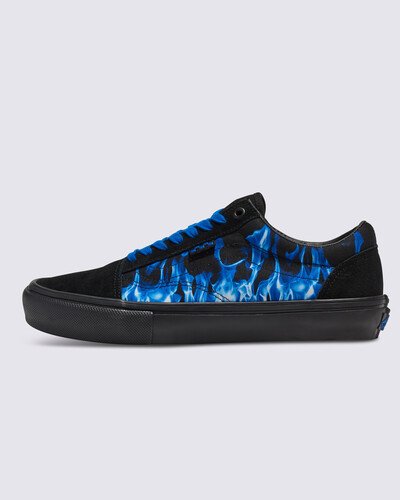 Completamente redesenhada para o skate moderno, a coleção Skate Classics oferece mais do que os skatistas precisam para possibilitar uma progressão máxima. Um sapato vulcanizado feito com cabedais clássicos de camurça e tecido, o Skate Old Skool oferece o visual icônico que você deseja, ao mesmo tempo em que traz todos os benefícios de desempenho exigidos pelos skatistas.