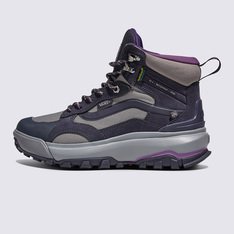 O MTE Crestline Waterproof incorpora tecnologias de calçados mais avançadas que a Vans possui, pensando em criar uma bota durável de cano alto que seja elegante, versátil e confortável para qualquer pessoa, em qualquer situação. Com um ajuste mais espaçoso com proteção à prova d'água HydroGuard e uma sola All-Trac atualizada para máxima tração, a Tênis Crestline Waterproof Mte Dark Gray está pronta para tudo - ela oferece o equilíbrio perfeito entre amortecimento e suporte, não importa aonde a trilha te leve. Com o logotipo Vans Checkerboard Globe, este produto é feito de pelo menos 30% de um ou uma combinação de materiais reciclados, renováveis ??e/ou regenerativos.Para saber mais sobre a Vans e sua jornada em direção a materiais sustentáveis, acesse www.vans.com.br/sustentabilidade.