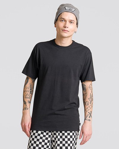 Confortável para usar todos os dias. Durável o suficiente para que você faça isso. Todo mundo precisa de uma camiseta em que possa confiar. A Camiseta Off The Wall Ii Ss Compl. Ultra Neo Vr3 Black de manga curta vai acabar com sua busca pela camiseta perfeita para que você possa se concentrar nas coisas mais importantes. Com uma estampa interna no padrão waffle - que afasta a umidade da pele - esta camiseta mantém você confortável e seco, enquanto o fio resistente proporciona durabilidade e minimiza o encolhimento. Com gola canelada e costuras reforçadas nos ombros, acabamentos premium da Vans, a camiseta na cor preta traz aplicação de patch bordado com assinatura Vans, na altura do peito, no lado esquerdo. O modelo vem com uma presilha em estampa checkerboard para pendurar em cabides. Tipo de caimento: clássico. Características do produto: 
• Camiseta de manga curta com gola careca; 
• Confeccionada em tecido 100% algodão; 
• Patch bordado com assinatura Vans; 
• Caimento clássico; 
• Estampa interna no padrão waffle: que afasta a umidade da pele; 
• Presilha em checkerboard para pendurar em cabides.