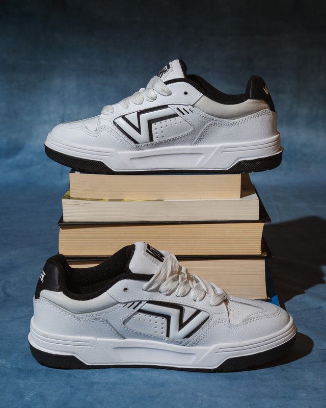 Tênis Upland White Black