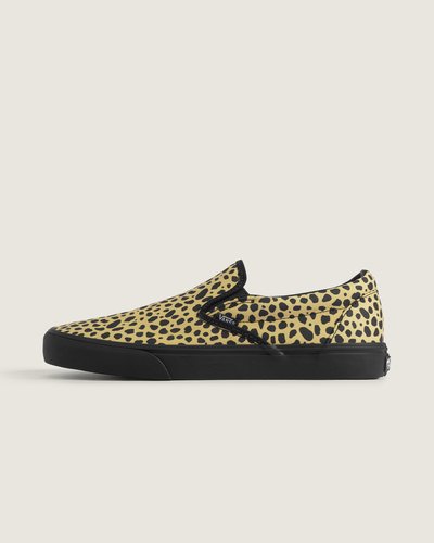 O icônico estilo Slip-On ganha um toque especial com o solado plataforma e a lateral dupla. O Tênis Slip-On Y2K Dalmatian Black eleva o icônico tênis slip-on a um novo patamar. Com laterais mais altas e nossa estampa exclusiva em animal print de oncinha, este modelo plataforma eleva um clássico cult, mantendo-se fiel ao estilo original.