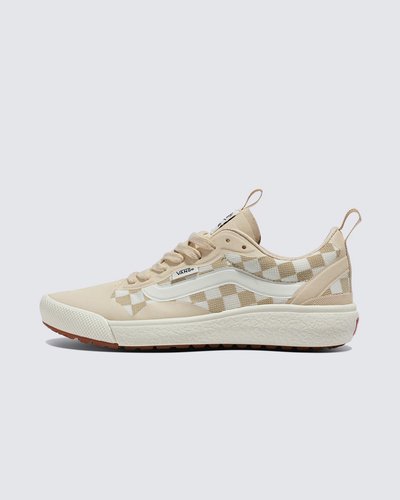 Sempre pronto para o inesperado. O que significa estar “pronto para tudo”? Com o Tênis Ultrarange Exo Mte Checkerboard Cream, você certamente descobrirá. Este modelo não só resiste à viagem, mas também o mantém confortável nas situações mais desconfortáveis. Construído com materiais de edição especial, detalhes RapidWeld atualizados, uma parte superior respirável inspirada no Old Skool e uma biqueira e formato do antepé de borracha renovados, ele foi projetado para proporcionar um ajuste ideal sem sacrificar o DNA do design da Vans, este é o UltraRange evoluído.