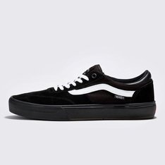 O Tênis Skate Gilbert Crockett Blackout assinado por Gilbert Crockett é construído com cabedal resistente de camurça e lona com subcamadas de borracha de reforço Duracap™ em áreas de alto desgaste para durabilidade incomparável. As novas palmilhas Popcush™ com retorno de energia proporcionam amortecimento superior e proteção contra impactos, enquanto ajudam a reduzir o cansaço das pernas para sessões de skate mais longas. A revolucionária construção Wafflecup™ oferece o suporte de uma entressola sem sacrificar a aderência ou sensação de prancha do tênis vulcanizado tradicional. Detalhes em couro e inserções moldadas no bolso do calcanhar completam o design icônico do tênis de skate.