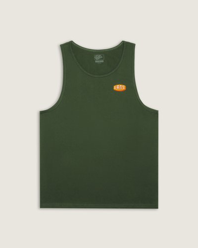 Um clássico irreverente para todos os momentos. A Regata Raised Up Dried Kelp com gola redonda traz um ajuste relaxado, proporcionando conforto. Fácil de vestir, o modelo traz estampa frontal, com assinatura Vans® colorida e com efeito hexagonal, dentro de blocos, na altura do peito, no lado esquerdo. Para relaxar e curtir todos os momentos com estilo. Essa é a essência “Off The Wall”.