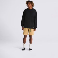 Preparados para a aventura e inspirados no exterior, a Short Range Nylon Loose Short Ultrarange Neo Vr3 Pig Suede Gum Antelope confeccionada em tecido 100%nylon, possui repelente à água e traz cintura elástica com cinto integrado para um ajuste. Uma bermuda com silhueta mais larga que apresenta presilhas na cintura com bolsos frontais e traseiros e detalhes de travete com assinatura Vans em “Drop V”.