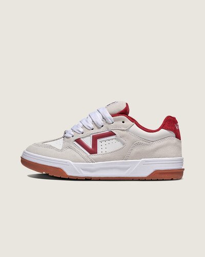 Projetado em 1999. Reimaginado para hoje. 

Conheça o Upland Shoe, um tênis do passado reprojetado para o futuro. Pegamos o clássico robusto de cano baixo dos anos 90 e adicionamos alguns toques modernos. O formato redesenhado do pé traz melhor ajuste e conforto, enquanto materiais elevados combinam durabilidade e estilo. Com atacadores grandes e logótipos arrojados, os Upland ligam perfeitamente a nossa herança com tudo o que hoje nos reserva.