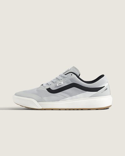 Sempre em Movimento. O novo UltraRange 2.0 traz conforto e versatilidade de alto nível. Originalmente projetado para atender às necessidades dos atletas de surfe da Vans, o UltraRange evoluiu para uma das franquias mais populares e versáteis da nossa linha, oferecendo conforto sem sacrificar o estilo. E agora, a próxima geração chegou com o Tênis Ultrarange Rw 2.0 Mte Gray. Um design totalmente novo para quem está sempre em movimento, com um solado atualizado, suporte aprimorado e ajuste mais amplo.