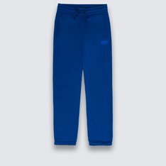 Conforto e estilo para todas as aventuras dos pequenos. A Calça True Blue Infantil é confeccionada em algodão e poliéster. O modelo clássico Vans de cintura média apresenta cós elástico com ajuste em cordão. Traz bolsos frontais estilo faca e aplicação de patch bordado com assinatura Vans em “Drop V” na altura da coxa esquerda. Com bolso traseiro, o modelo possui comprimento mais longo, com shape solto, caimento reto e acabamento canelado. A única preocupação dos pequenos é curtir e relaxar no estilo “Off The Wall”.