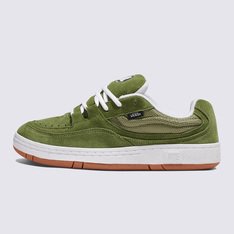 Uma silhueta obscura dos anos 90 ganha vida nova. O Speed ??LS é um modelo de arquivo obscuro da linha de skate feminino do outono de 1998, ressuscitado para hoje. Feito com partes superiores em camurça e malha que imita o design original, esta versão reinventada do Speed ??apresenta cores clássicas que utilizam painéis rápidos para um visual em camadas. A sola modernizada de meados dos anos 90 e a marca na língua moldada elevam ainda mais esse estilo retrô.