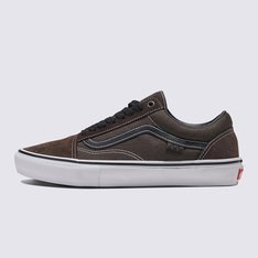 Os clássicos do skate: construídos extremamente resistentes por dentro para o skate! Completamente redesenhada para o skate moderno, a coleção Skate Classics oferece mais daquilo que os skatistas precisam para permitir a progressão máxima. Um tênis vulcanizado feito com parte superior clássica em camurça e lona, ??o Tênis Skate Old Skool Chocolate White oferece o visual icônico que você deseja, ao mesmo tempo que traz todos os benefícios de desempenho que os skatistas exigem.