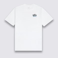 Aproveitar todos os momentos com muita diversão, é “Off The Wall”. A Camiseta Old Skool Ss White Infantil é a peça ideal para usar todos os dias. Ela carrega o lado descolado e descontraído da Vans para a estampa frontal na altura do peito, do lado esquerdo - destacando assinatura Vans OTW, com detalhe para o tradicional skate Vans, em silk à base d’água. Confeccionada em tecido 100% algodão, a camiseta infantil de manga curta traz gola redonda e etiqueta tecida Vans aplicada na manga. De corte clássico mais justo ao corpo, a camiseta é confortável para brincar e se divertir com muito estilo todos os dias.