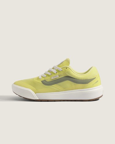 O UltraRange surgiu como resposta da VANS à necessidade de conforto em longas viagens, unindo praticidade e performance. O modelo Ultrarange Rapidweld 2.0 apresenta cabedal em material sintético com acabamento limpo e painéis texturizados, que proporcionam ajuste confortável e sensação envolvente. A construção Rapidweld minimiza costuras para maior leveza, enquanto a sola de borracha garante durabilidade e aderência para rotinas ativas. Perfil moderno que prioriza suporte, conforto e mobilidade.