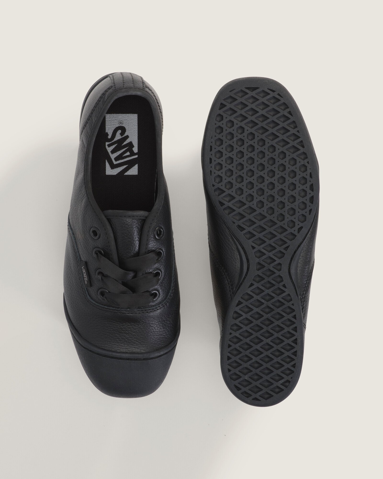 Hires-Vans-V1004001300004-03.jpg