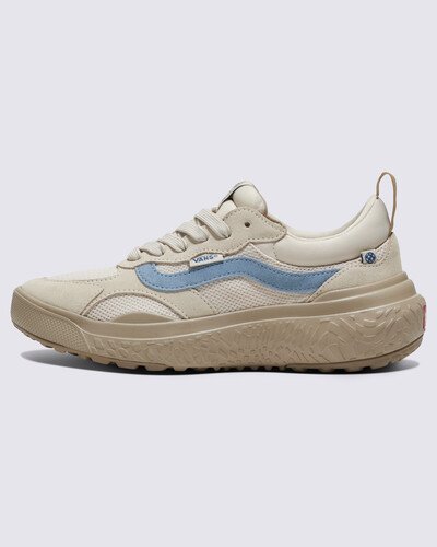 Uma maneira consciente de sustentabilidade e se preparar para o inesperado. Aqui, ali, em qualquer lugar. Combinando conforto e versatilidade, o Tênis Ultrarange Neo Vr3 Mte White Blue te permite aproveitar os momentos inesperados do seu dia enquanto faz uma escolha consciente de sustentabilidade ao longo da sua viagem. O modelo possui o logotipo Vans Checkerboard Globe: este produto é feito de pelo menos 30% de um ou uma combinação de materiais reciclados, renováveis ??e/ou regenerativos, seguindo as diretrizes rígidas de design e materiais destinados a reduzir o impacto ambiental. Para saber mais sobre a Vans® e a sua jornada rumo a materiais sustentáveis, acesse vans.com.br/sustentabilidade.