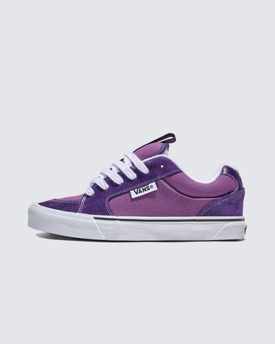 Reviva momentos de nostalgia com o Tênis Chukka Push Grape Jam. Com um design inspirado no skate dos anos 90, que abre seu próprio caminho voltado para o futuro. Um design robusto e detalhes exagerados exploram a alma de uma era icônica de calçados de skate e o estilo tradicional. O modelo apresenta um cabedal premium de camurça e lona, unindo tecnologia moderna de amortecimento para manter você sempre confortável, dentro e fora das pistas.