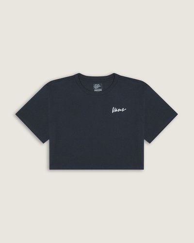 O estilo “Off The Wall” é referência nas artes, na cultura de rua e nos esportes de ação. Com estampa na altura do peito, no lado esquerdo, com assinatura Vans em letra cursiva, a Camiseta Ss Classic Script Parisian Night de manga curta é urbana e compõe o visual casual, com inspiração no street style. Confeccionada em algodão e gola careca em rib, a camiseta com modelagem cropped - mais curta e que veste soltinha no corpo - para uso em diversos momentos, tanto como os de lazer como na prática de esportes de ação. A camiseta proporciona conforto e veste fácil, onde a única preocupação é apenas curtir dentro e fora das pistas com estilo.