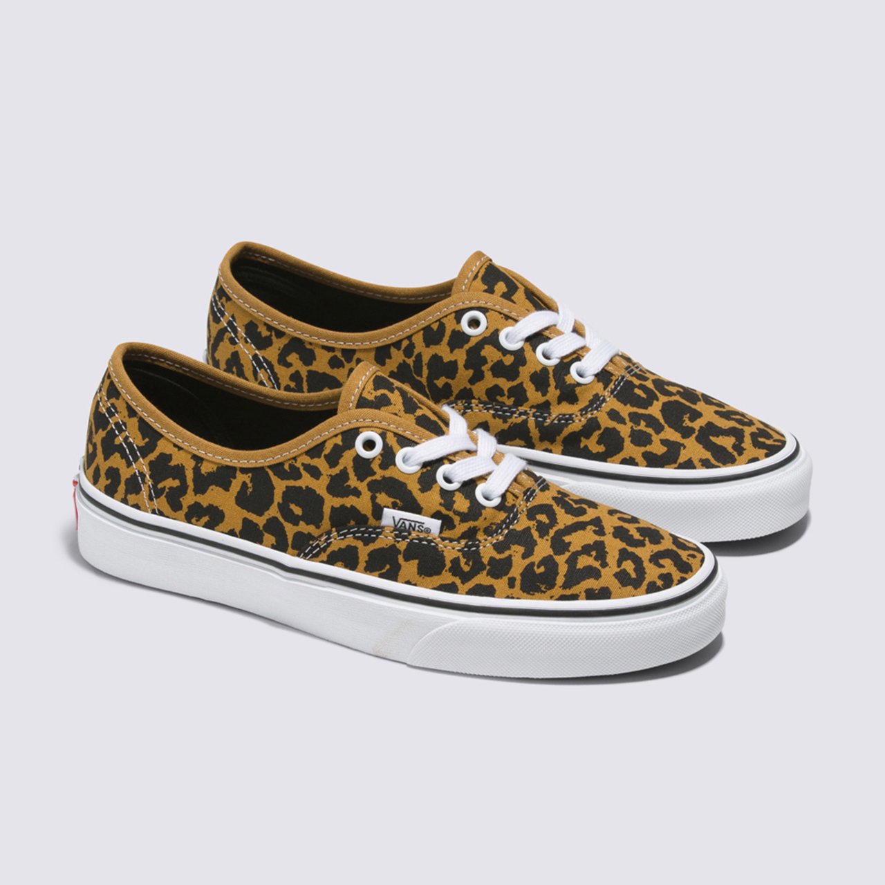 T nis Authentic Leopard Black True White Vans