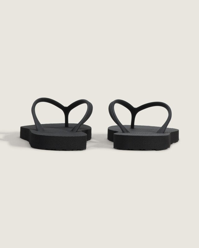 Chinelo Makena Black Gold