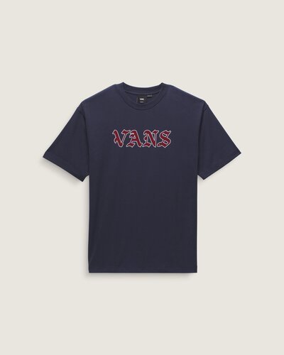 Nada melhor que vestir um clássico Vans. Honrando as tradições, a Camiseta Original Standards Ye Olde Vans SS Beasebal Parisian Night traz a herança “Off The Wall” para compor um visual despojado e esportivo, com total conforto. Em tecido de moletom e gola redonda, a camiseta confeccionada em poliéster e algodão, possui aplicação de rib na gola, mangas e na barra. Traz aplicação de patch bordado com assinatura Vans centralizada na altura do peito. O caimento é mais solto, estilo “boyfriend”, trazendo leveza e conforto ao vestir.