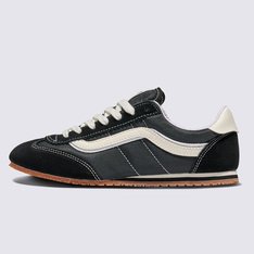 <p>Um clássico discreto com um toque moderno, o&nbsp;tênis Vans&nbsp;Super Lowpro reimagina a herança da marca com inspiração no icônico Serio Competition – Style 84. Projetado para oferecer conforto, ajuste e versatilidade, ele é ideal para&nbsp;homens e mulheres&nbsp;que buscam um estilo autêntico, equilibrando funcionalidade do dia a dia e detalhes marcantes.</p>
<p>Perfeito para uso o ano todo, o&nbsp;tênis Vans masculino e feminino&nbsp;Super Lowpro une história e inovação em um design versátil, garantindo um visual despojado para todos os estilos. Seja para&nbsp;eles ou elas, esse é o tênis que combina tradição e modernidade.</p>