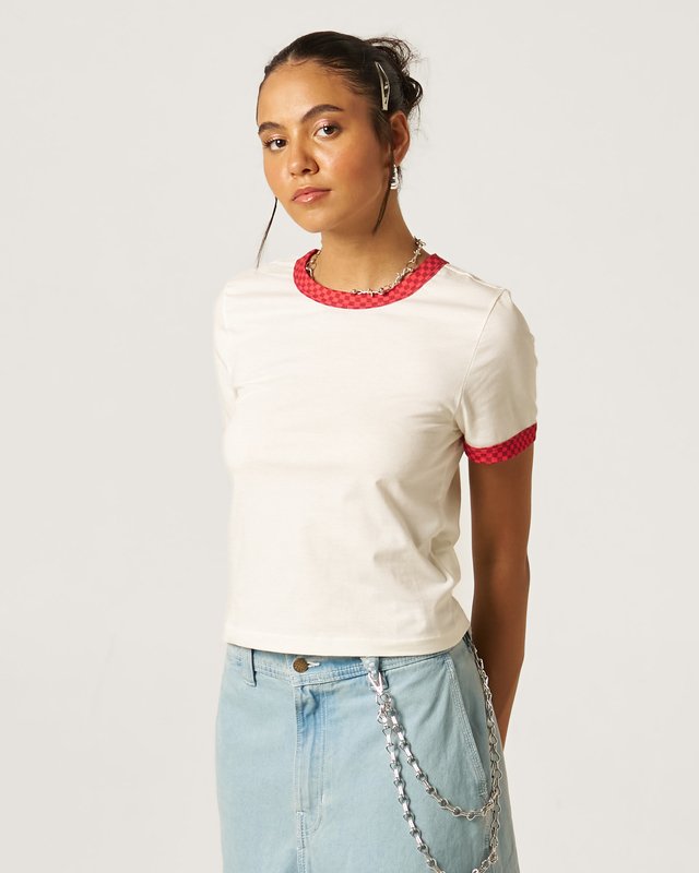 Camiseta Manga Curta Ringer Checkerboard  Crimson Haze