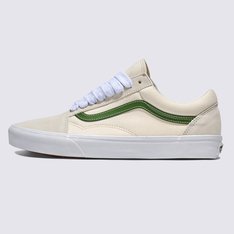 Ícone SideStripe™. Cores atualizadas.

O Old Skool Shoe, nascido em 1977 como Style 36, introduziu o agora icônico Sidestripe™. Projetado com o skate em mente, ele compartilhava os detalhes focados no skate Era, ao mesmo tempo que adicionava uma biqueira reforçada para maior durabilidade. Desde a sua estreia, esta silhueta de cano baixo tornou-se um ícone no skate, BMX, música e moda. Década após década, continua a ser um dos estilos mais adorados da Vans, transcendendo tendências com o seu design intemporal e versatilidade. Agora parte da Coleção Color Theory, foi reinventado em tons vibrantes para uma abordagem nova e criativa.