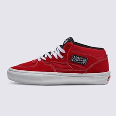 Vans Skate Classics: Ultra resistência no interior do tênis para a sua melhor performance no skate. Redesenhada para o skate moderno, a coleção Vans Skate Classics oferece mais do que os skatistas precisam para permitir evolução máxima. Com cabedal clássico de camurça e lona, o Tênis Skate Half Cab Red White possui a silhueta icônica que você deseja, trazendo todos os benefícios de desempenho que os skatistas exigem.