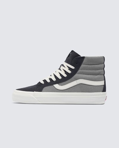 A Vans reconstruiu alguns dos seus clássicos mais icônicos com escolhas intencionais nos materiais utilizados. Apresentando um cabedal em algodão orgânico, uma sola que usa borracha natural e uma palmilha de espuma de base biológica que proporciona maior conforto, o Tênis Sk8-Hi Mte Salt Wash Asphalt Marshmallow continua mudando o mundo dos clássicos do skate para outro patamar. A equipe da Vans estabeleceu metas ambiciosas de sustentabilidade. Grandes ou pequenos, todos os esforços resultam em mudanças positivas. Para ganhar o logotipo do globo Checkerboard, pelo menos 30% do produto deve ser feito de um ou uma combinação de materiais reciclados, renováveis ??e/ou regenerativos. Para saber mais sobre a Vans e a sua jornada rumo a materiais sustentáveis, acesse www.vans.com/sustainabilidade.