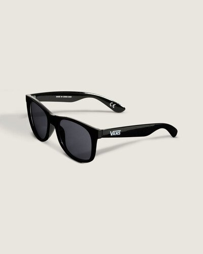 Combinar estilo clássico com proteção é a autenticidade da Vans na essência. Com um design icônico, o Óculos De Sol Spicoli 4 Shades Black traz uma silhueta clássica da estética Vans, com uma armação atemporal. De policarbonato, ele possui lente preta e protege contra os raios UVA e UVB 400, vento e outros elementos. O óculos de sol que agrega estilo em todas as ocasiões. Construído para proporcionar conforto, estilo e proteção o tempo todo. Fique “Off The Wall” e destaque sua personalidade por onde for. O modelo traz logotipo exclusivo Vans em “Drop V” na lateral da haste.