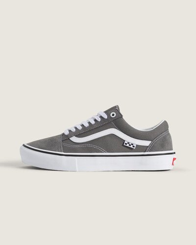 Os clássicos do skate ganham ultra resistência para a progressão máxima. Completamente redesenhada para o skate moderno, a coleção Skate Classics oferece mais do que os skatistas precisam para permitir evolução no skate. Com silhueta icônica no cabedal de camurça e lona, o Tênis Skate Old Skool Pewter White mantém a estética do Old Skool™ original que você já conhece, atualizado com todos os benefícios de desempenho que os skatistas exigem.