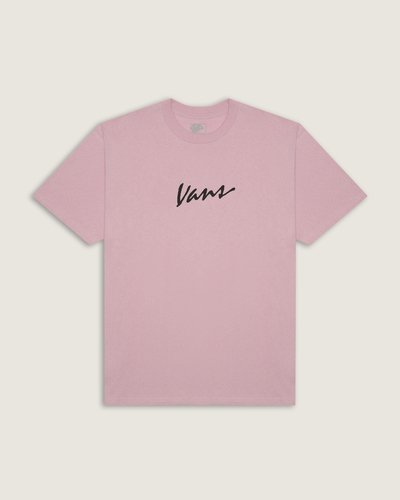 Tradição e originalidade estão presentes na cultura da Vans desde 1966. A personalidade e estilo inconfundível se destacam em todos os seus clássicos. A Camiseta Ss Classic Script Pink Dawn Black é confeccionada em 100% algodão. O modelo traz estampa frontal centralizada na altura do peito, com assinatura Vans em letra cursiva, em design na diagonal. Autenticidade Vans para todos os momentos.