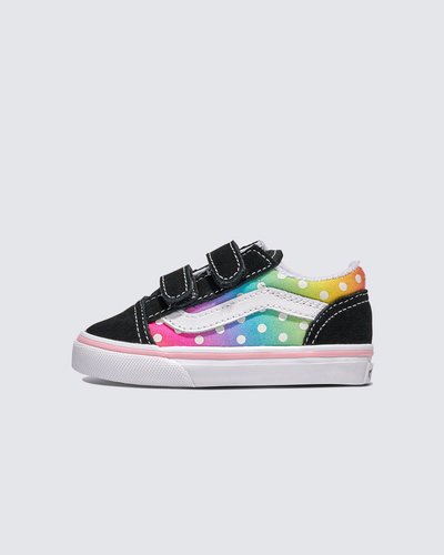 Ícone SideStripe™ com recursos fáceis para crianças

O tênis Old Skool V Polka Dots para criança traz o icônico Sidestripe™ e o estilo atemporal da Vans aos pezinhos. Projetado com durabilidade e conforto em mente, possui fechos de velcro para fácil colocação e retirada, tornando-o perfeito para crianças prontas para explorar. Um verdadeiro clássico, reinventado para a próxima geração.