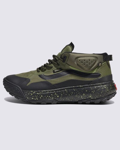 “You are Made for the Elements”. Estes são os seus Vans. O Tênis Crosspath Mid Mte Olive tem base em tudo o que aprendemos com a família de tênis UltraRange. É a combinação perfeita de estilo e funcionalidade para aventuras urbanas e ao ar livre. Extremamente versátil e repleta de conforto, o modelo possui silhueta de cano médio, é repelente à água e possui uma entressola em EVA de base biológica projetada para amortecimento máximo, combinada com uma sola All-Trac atualizada projetada para melhorar a tração em qualquer terreno. Onde quer que seu estilo de vida te leve, esse tênis é tudo o que você precisa para explorar o dia todo. O modelo possui o logotipo Vans Checkerboard Globe: este produto é feito de pelo menos 30% de um ou uma combinação de materiais reciclados, renováveis ??e/ou regenerativos. Para saber mais sobre a Vans e a sua jornada rumo a materiais sustentáveis, acesse vans.com.br/sustentabilidade.
